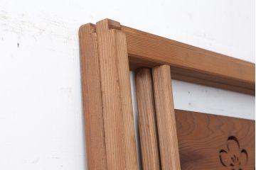 アンティーク建具　昭和中期　松と梅の透かし彫りが風情のある御簾戸2枚セット(簾戸、簀戸、葭戸、夏障子、夏戸、葦戸)(R-044049)