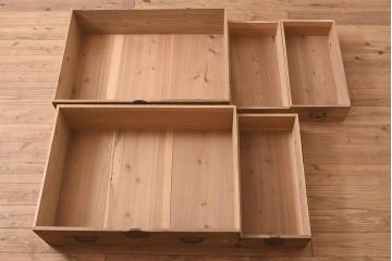 アンティーク家具　和製アンティーク　前面桐材　素朴な木肌が趣を感じさせる箪笥(和箪笥、衣装箪笥、引き出し、桐箪笥、桐たんす)(R-044052)