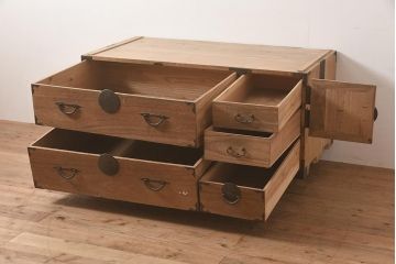 アンティーク家具　和製アンティーク　前面桐材　素朴な木肌が趣を感じさせる箪笥(和箪笥、衣装箪笥、引き出し、桐箪笥、桐たんす)(R-044052)