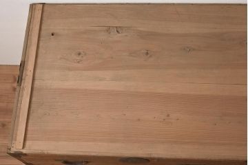 アンティーク家具　和製アンティーク　前面桐材　素朴な木肌が趣を感じさせる箪笥(和箪笥、衣装箪笥、引き出し、桐箪笥、桐たんす)(R-044052)