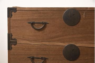 アンティーク家具　和製アンティーク　前面桐材　素朴な木肌が趣を感じさせる箪笥(和箪笥、衣装箪笥、引き出し、桐箪笥、桐たんす)(R-044052)