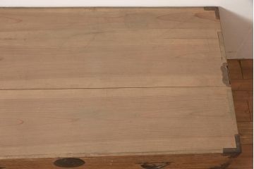 アンティーク家具　和製アンティーク　前面桐材　素朴な木肌が趣を感じさせる重ね箪笥(和箪笥、衣装箪笥、引き出し、桐箪笥、桐たんす)(R-044053)