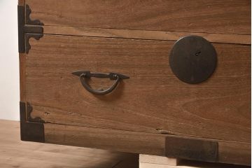 アンティーク家具　和製アンティーク　前面桐材　素朴な木肌が趣を感じさせる重ね箪笥(和箪笥、衣装箪笥、引き出し、桐箪笥、桐たんす)(R-044053)