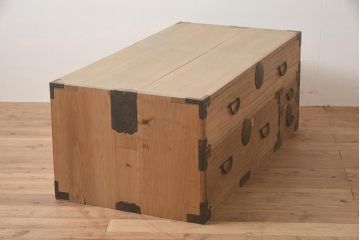 アンティーク家具　和製アンティーク　前面桐材　素朴な木肌が趣を感じさせる重ね箪笥(和箪笥、衣装箪笥、引き出し、桐箪笥、桐たんす)(R-044053)