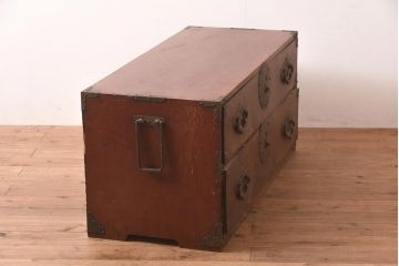 アンティーク家具　明治期　前面欅材共縁　上手金具　美しい杢目の米沢箪笥(時代箪笥、衣装箪笥、テレビ台)(R-044060)