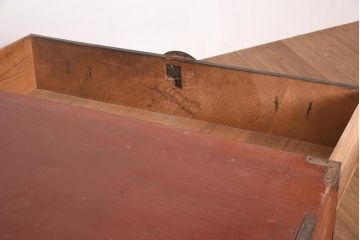 アンティーク家具　明治期　前面欅材共縁　上手金具　美しい杢目の米沢箪笥(重ね箪笥、時代箪笥、衣装箪笥)(R-044062)