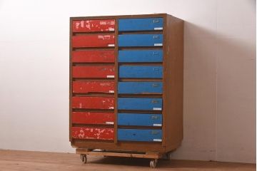 レトロ家具　昭和レトロ　昭和中期　図工室にありそうな趣たっぷりのチェスト(引き出し)(R-044066)