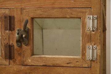 アンティーク家具　昭和中期　ナラ材　味のある風合いが魅力のレトロなガラスケース(ショーケース、陳列棚、マス目)(R-044067)