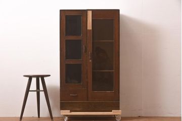 レトロ家具　使い込まれた風合いが味わい深いブックケース(本箱、収納棚、キャビネット)(R-044069)