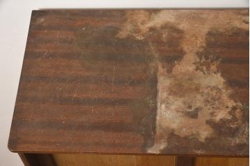 レトロ家具　昭和中期　シンプルなデザインの木製キャビネット(収納棚、戸棚、下駄箱)(R-044070)