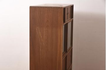 ビンテージ家具　昭和中期　三方ケヤキ材　上品な雰囲気醸し出す茶箪笥(茶棚、飾り棚、戸棚、キャビネット)(R-044072)