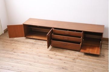 ヴィンテージ家具　北欧ビンテージ　チーク材　リメイク　木のぬくもり感じるローボード(収納棚、テレビボード、テレビ台)(R-044076)