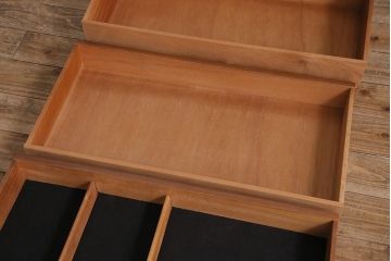 ヴィンテージ家具　北欧ビンテージ　チーク材　リメイク　木のぬくもり感じるローボード(収納棚、テレビボード、テレビ台)(R-044076)