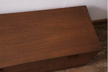 ヴィンテージ家具　北欧ビンテージ　チーク材　リメイク　木のぬくもり感じるローボード(収納棚、テレビボード、テレビ台)(R-044076)