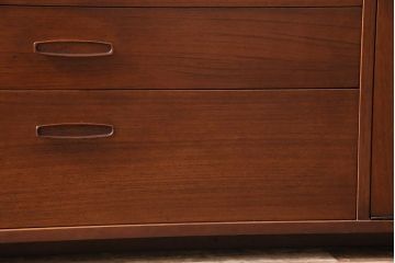 ヴィンテージ家具　北欧ビンテージ　チーク材　リメイク　木のぬくもり感じるローボード(収納棚、テレビボード、テレビ台)(R-044076)