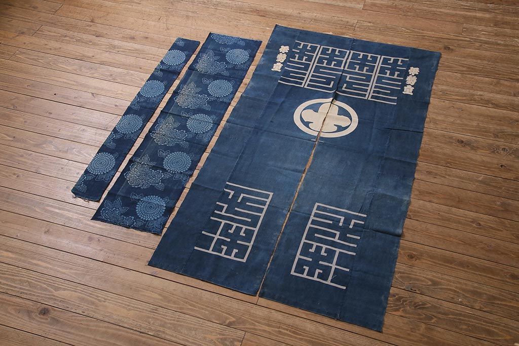 大正〜昭和初期　藍染め木綿　暖簾　型染め古布など3点セット(R-044105)