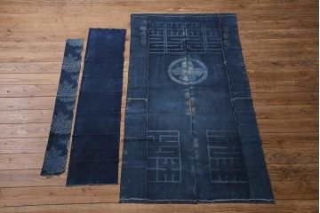 大正〜昭和初期　藍染め木綿　暖簾　型染め古布など3点セット(R-044105)