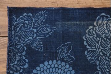 大正〜昭和初期　藍染め木綿　暖簾　型染め古布など3点セット(R-044105)