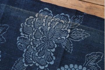 大正〜昭和初期　藍染め木綿　暖簾　型染め古布など3点セット(R-044105)
