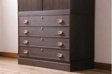 中古　伝統工芸品　長谷川進之介　衣装盆付き　牡丹図の前飾りが素敵な重ね加茂総桐箪笥(総桐たんす、和タンス、衣装箪笥、着物箪笥)(定価約120万円)(R-044122)