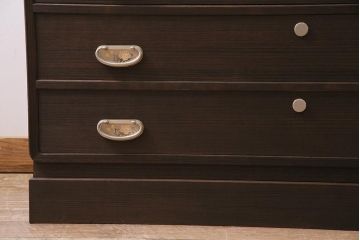 中古　伝統工芸品　長谷川進之介　衣装盆付き　牡丹図の前飾りが素敵な重ね加茂総桐箪笥(総桐たんす、和タンス、衣装箪笥、着物箪笥)(定価約120万円)(R-044122)