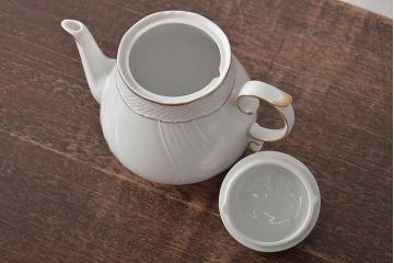 中古　ハンガリー　HOLLOHAZA(ホロハーザ)　Pannonia(パノニア)　ティーポット(洋食器)(R-044123)