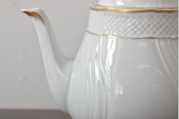 中古　ハンガリー　HOLLOHAZA(ホロハーザ)　Pannonia(パノニア)　ティーポット(洋食器)(R-044125)