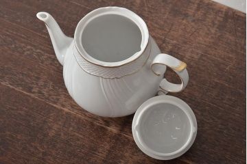 中古　ハンガリー　HOLLOHAZA(ホロハーザ)　Pannonia(パノニア)　ティーポット(洋食器)(R-044127)