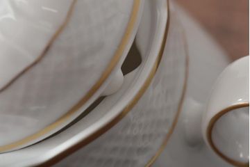 中古　ハンガリー　HOLLOHAZA(ホロハーザ)　Pannonia(パノニア)　ティーポット(洋食器)(R-044127)