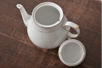 中古　ハンガリー　HOLLOHAZA(ホロハーザ)　Pannonia(パノニア)　ティーポット(洋食器)(R-044128)