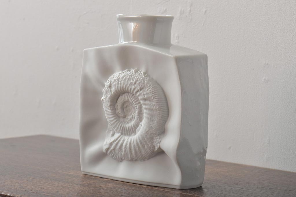 ヴィンテージ雑貨　ドイツ　TIRSCHENREUTH(ティルシェンロイト)　化石模様　アンモナイト　フラワーベース(花瓶、花器、ビンテージ)(R-044130)