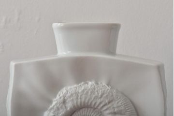 ヴィンテージ雑貨　ドイツ　TIRSCHENREUTH(ティルシェンロイト)　化石模様　アンモナイト　フラワーベース(花瓶、花器、ビンテージ)(R-044130)