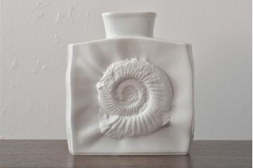 ヴィンテージ雑貨　ドイツ　TIRSCHENREUTH(ティルシェンロイト)　化石模様　アンモナイト　フラワーベース(花瓶、花器、ビンテージ)(R-044130)