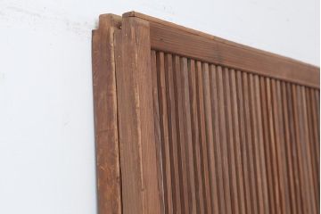 アンティーク建具　裏障子付き　すっきりとした佇まいの格子戸2枚セット(帯ガラス戸、引き戸)(R-044136)