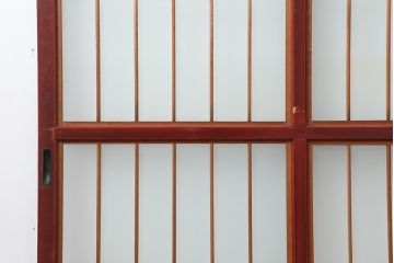 アンティーク建具　大正昭和初期　大正ロマン　赤褐色の木肌が美しいガラス戸2枚セット(引き戸、建具)(R-044151)