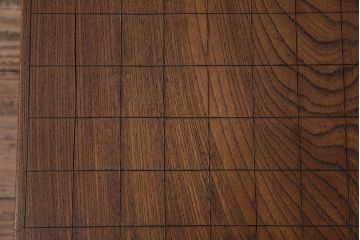 アンティーク雑貨　和製アンティーク　明治大正期　総ケヤキ材　くっきりとした杢目が目を引く将棋盤(花台、飾り台)(R-044159)