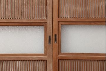アンティーク建具　裏障子付き　ダイヤガラス入り　和風の空間づくりにおすすめな格子戸4枚セット(ガラス帯戸、引き戸、建具)(R-044160)