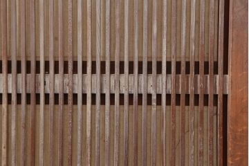 アンティーク建具　和製アンティーク　昭和初期　腰板ケヤキ材　裏障子付き　万本格子戸4枚セット(帯ガラス戸、引き戸)(R-044167)