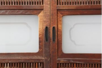 アンティーク建具　和製アンティーク　昭和初期　腰板ケヤキ材　裏障子付き　万本格子戸4枚セット(帯ガラス戸、引き戸)(R-044167)