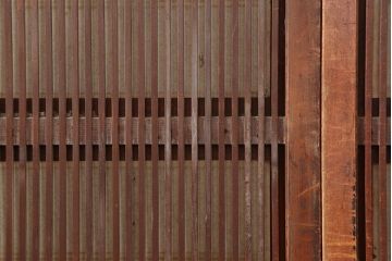 アンティーク建具　和製アンティーク　昭和初期　腰板ケヤキ材　裏障子付き　万本格子戸4枚セット(帯ガラス戸、引き戸)(R-044169)