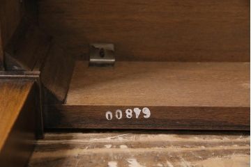 中古　DREXEL HERITAGE(ドレクセルヘリテイジ)　Triune(トライユン)　カクテルテーブル(センターテーブル、リビングテーブル)(定価約21万円)(R-044170)