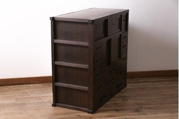 アンティーク家具　上手物　前面ケヤキ　玉杢や凝ったつくりが素晴らしい関東水屋箪笥・下段(茶箪笥)(R-044172)