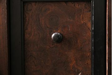 アンティーク家具　上手物　前面ケヤキ　玉杢や凝ったつくりが素晴らしい関東水屋箪笥・下段(茶箪笥)(R-044172)