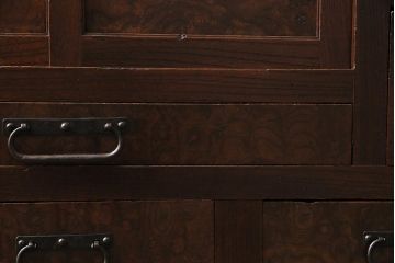 アンティーク家具　上手物　前面ケヤキ　玉杢や凝ったつくりが素晴らしい組子入り関東水屋箪笥・重ね(茶箪笥)(R-044173)