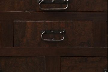 アンティーク家具　上手物　前面ケヤキ　玉杢や凝ったつくりが素晴らしい組子入り関東水屋箪笥・重ね(茶箪笥)(R-044173)