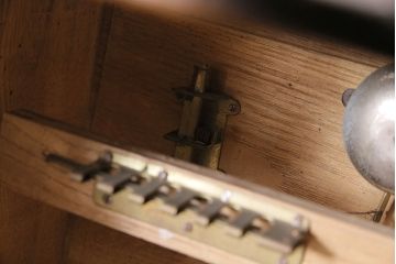 アンティーク家具　和製アンティーク　國松式安全錠　國松式出納器　栓材　からくり付き小引き出し(卓上収納、小物入れ)(R-044175)