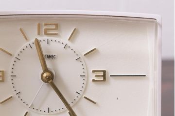 ジャンク品　ヴィンテージ雑貨　イギリス　METAMEC　照明付き置き時計(ディスプレイ雑貨、ビンテージ)(R-044176)