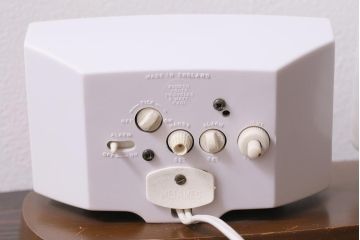 ジャンク品　ヴィンテージ雑貨　イギリス　METAMEC　照明付き置き時計(ディスプレイ雑貨、ビンテージ)(R-044176)