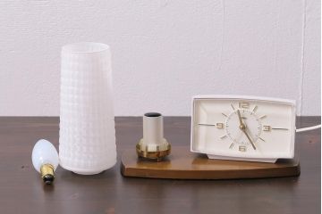 ジャンク品　ヴィンテージ雑貨　イギリス　METAMEC　照明付き置き時計(ディスプレイ雑貨、ビンテージ)(R-044176)