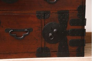 アンティーク家具　和製アンティーク　明治大正期　前面ヒノキ(檜)材　和の趣溢れる佇まいが魅力の重ね箪笥(タンス、衣装箪笥、引き出し)(R-044183)